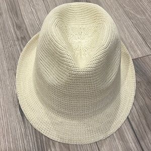 Fashionable hat for summer tor to wear as a fashion